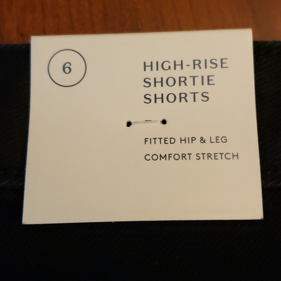 UNIVERSAL Threads High-Rise Shortie Shorts NWT - Picture 3 of 13